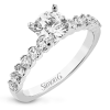 Engagement Ring in 18k Gold with Diamonds