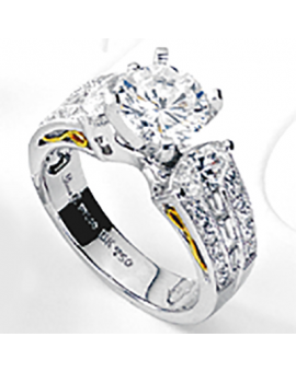 Engagement Ring in 18k Gold with Diamonds