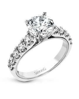 Engagement Ring in 18k Gold with Diamonds
