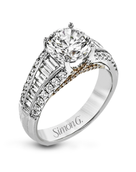 Engagement Ring in 18k Gold with Diamonds