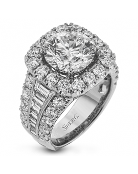 Engagement Ring in 18k Gold with Diamonds