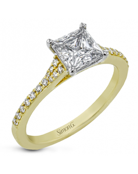 Engagement Ring in 18k Gold with Diamonds