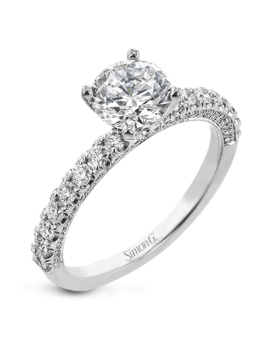 Engagement Ring in 18k Gold with Diamonds
