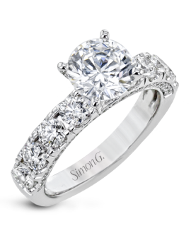 Engagement Ring in 18k Gold with Diamonds