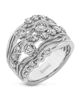 Right Hand Ring in 18k Gold with Diamonds