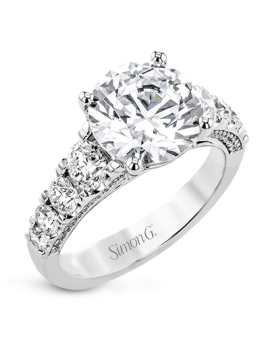 Engagement Ring in 18k Gold with Diamonds