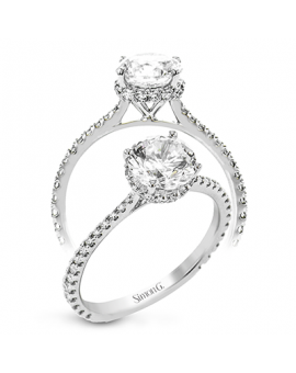 Engagement Ring in 18k Gold with Diamonds