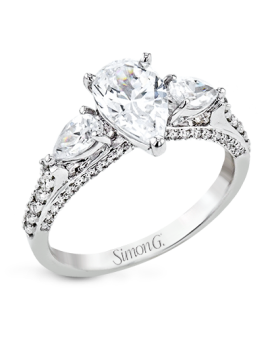 Engagement Ring in 18k Gold with Diamonds