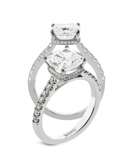 Engagement Ring in 18k Gold with Diamonds