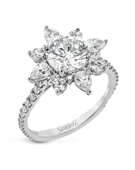 Engagement Ring in 18k Gold with Diamonds