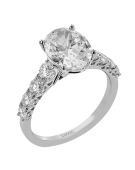 Engagement Ring in 18k Gold with Diamonds