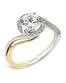 Engagement Ring in 18k Gold with Diamonds