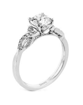 Engagement Ring in 18k Gold with Diamonds