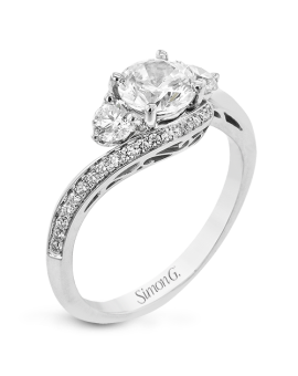 Engagement Ring in 18k Gold with Diamonds