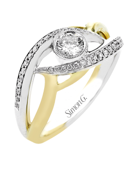 Engagement Ring in 18k Gold with Diamonds