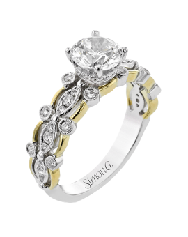 Engagement Ring in 18k Gold with Diamonds