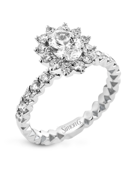 Engagement Ring in 18k Gold with Diamonds