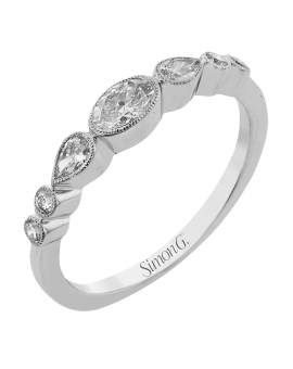 Right Hand Ring in 18k Gold with Diamonds