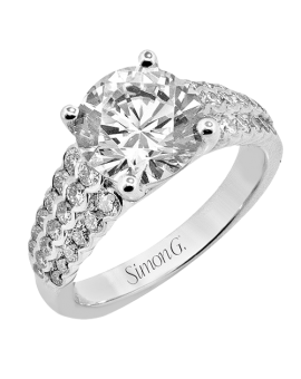 Engagement Ring in 18k Gold with Diamonds