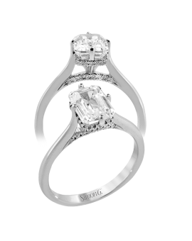 Engagement Ring in 18k Gold with Diamonds