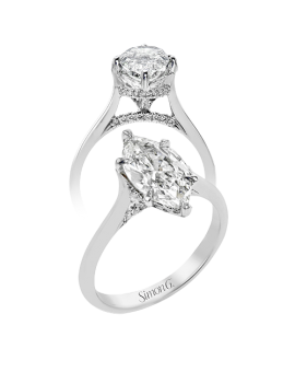 Engagement Ring in 18k Gold with Diamonds