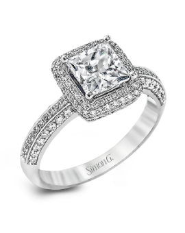 Engagement Ring in 18k Gold with Diamonds