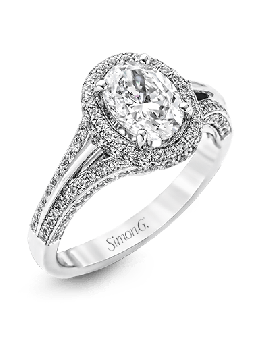 Engagement Ring in 18k Gold with Diamonds
