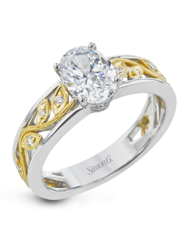 Engagement Ring in 18k Gold with Diamonds