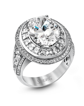 Engagement Ring in 18k Gold with Diamonds