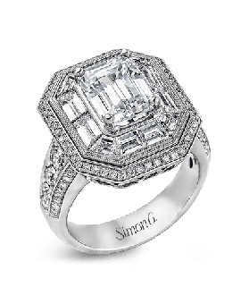 Engagement Ring in 18k Gold with Diamonds