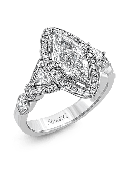 Engagement Ring in 18k Gold with Diamonds