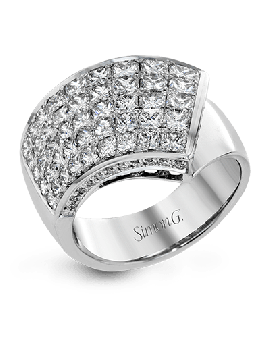 Right Hand Ring in 18k Gold with Diamonds