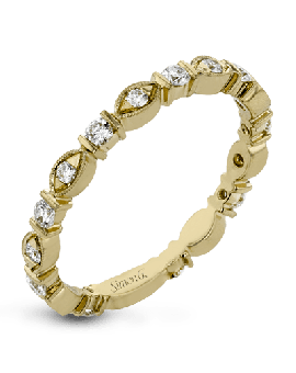 Right Hand Ring in 18k Gold with Diamonds