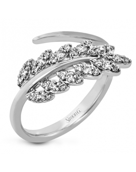 Right Hand Ring in 18k Gold with Diamonds