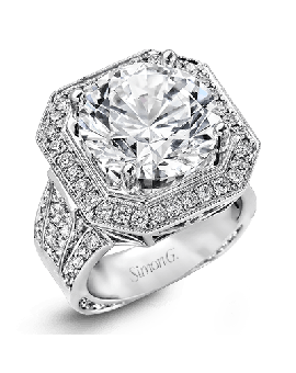 Engagement Ring in 18k Gold with Diamonds