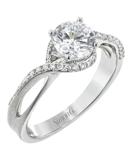 Engagement Ring in 14k Gold with Diamonds