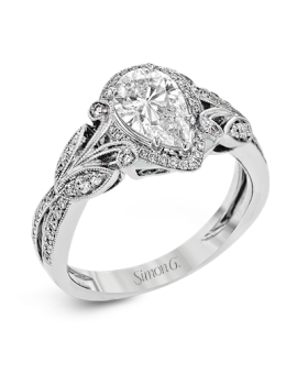 Engagement Ring in 18k Gold with Diamonds