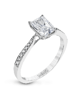 Engagement Ring in 18k Gold with Diamonds