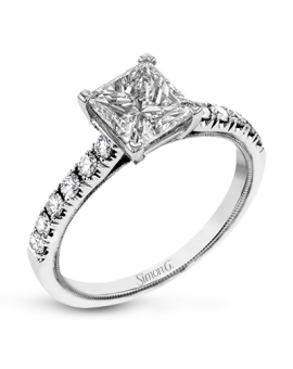 Engagement Ring in 18k Gold with Diamonds