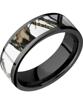 Cobalt chrome 7mm flat band with a 5mm inlay of Mossy Oak Winter Break Up Camo