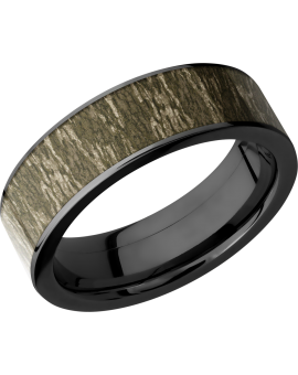 Cobalt chrome 7mm flat band with a 6mm inlay of Mossy Oak Bottomland Camo