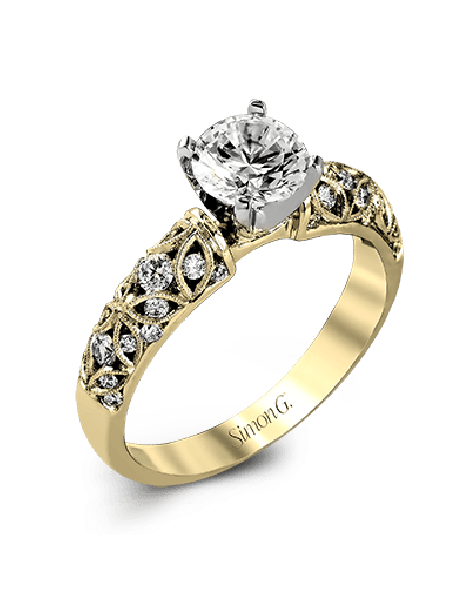 Engagement Ring in 18k Gold with Diamonds