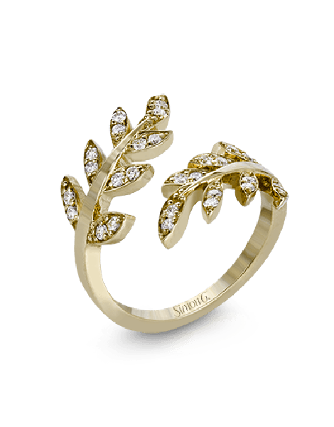 Right Hand Ring in 18k Gold with Diamonds