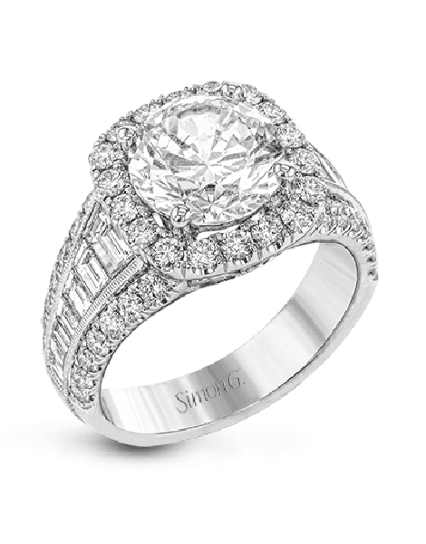 Engagement Ring in 18k Gold with Diamonds