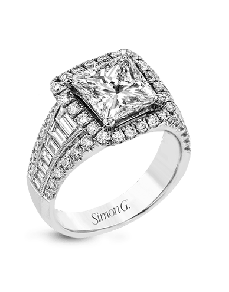 Engagement Ring in 18k Gold with Diamonds