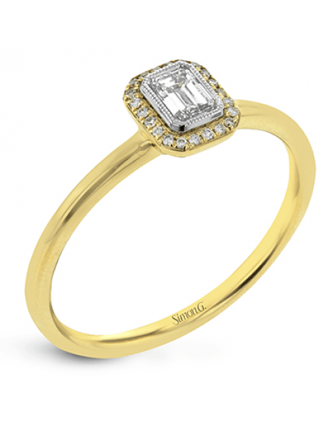 Engagement Ring in 18k Gold with Diamonds