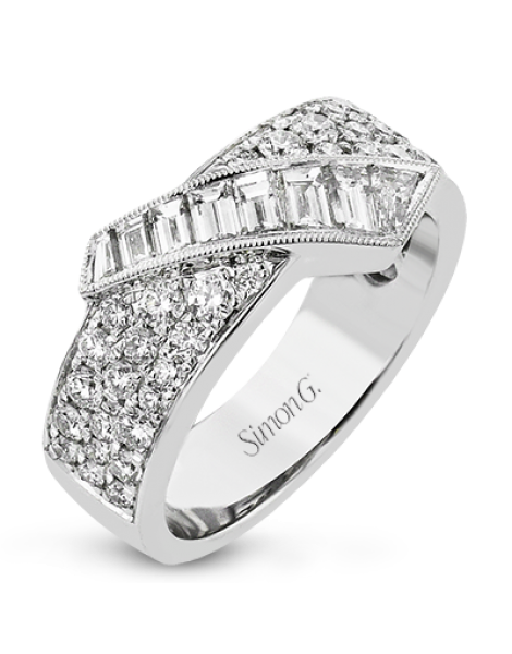 Right Hand Ring in 18k Gold with Diamonds