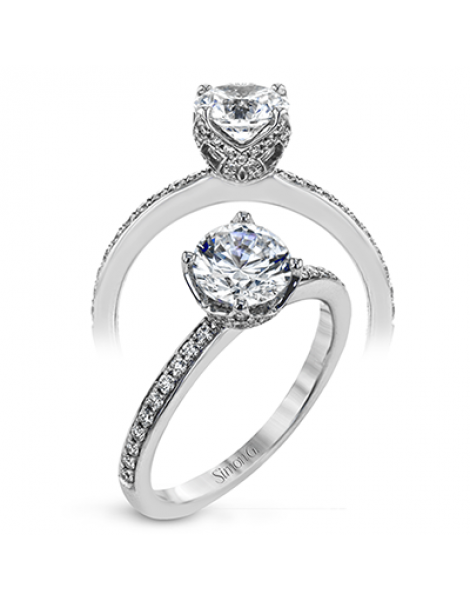 Engagement Ring in 18k Gold with Diamonds