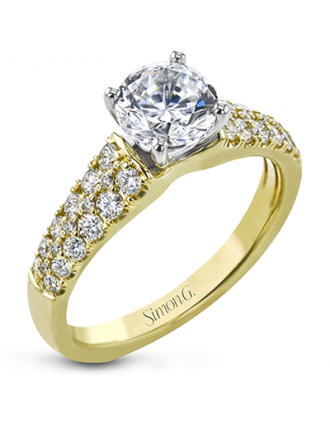 Engagement Ring in 18k Gold with Diamonds