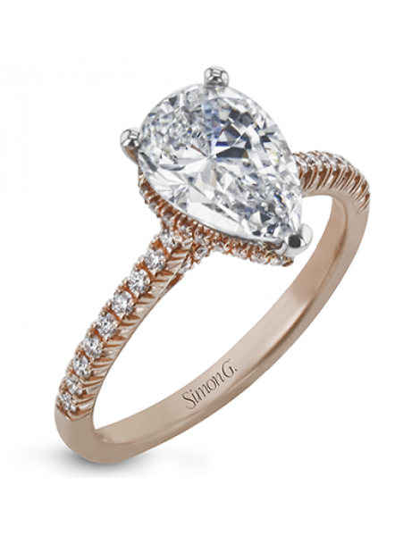 Engagement Ring in 18k Gold with Diamonds
